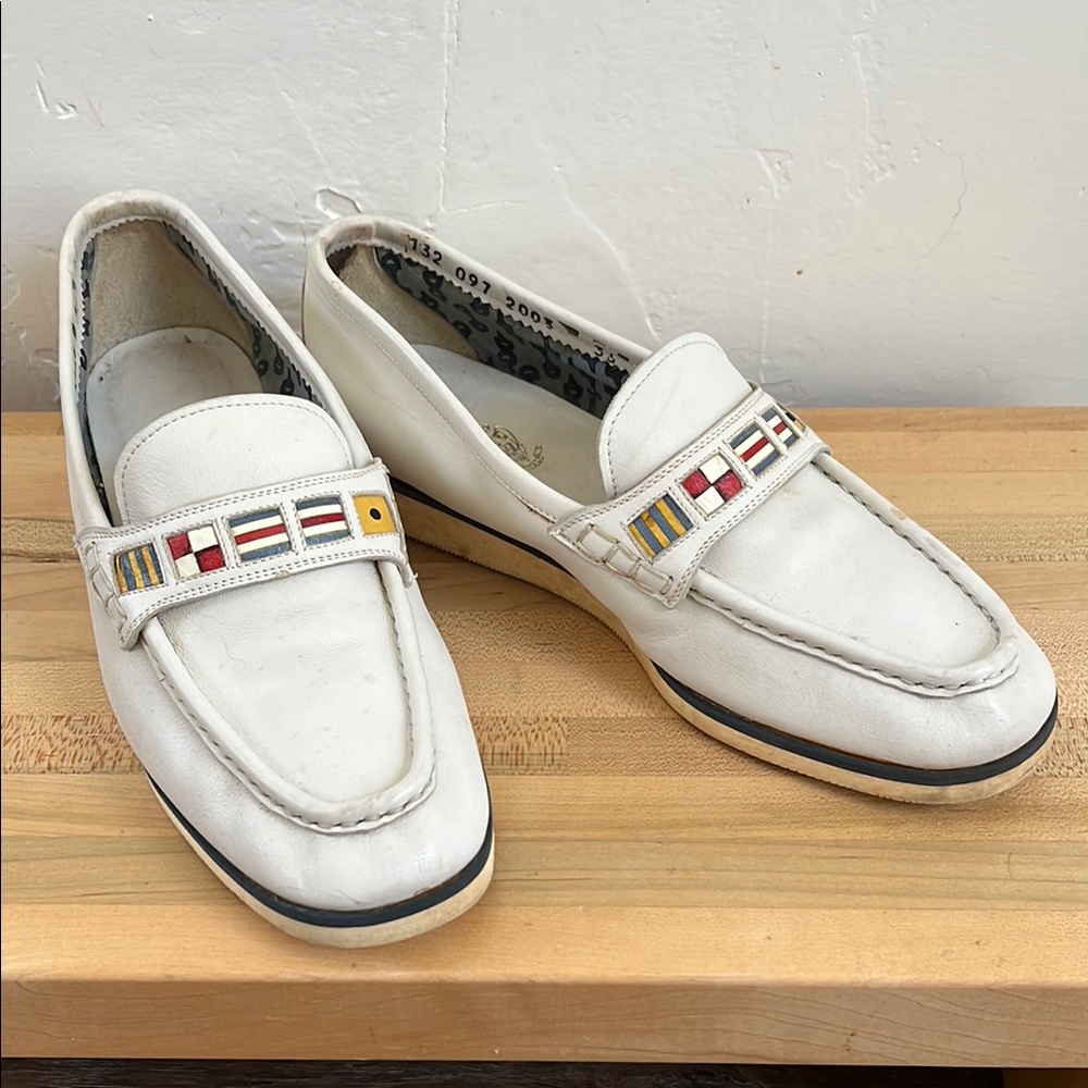 Vintage GUCCI White Boat Shows size 36